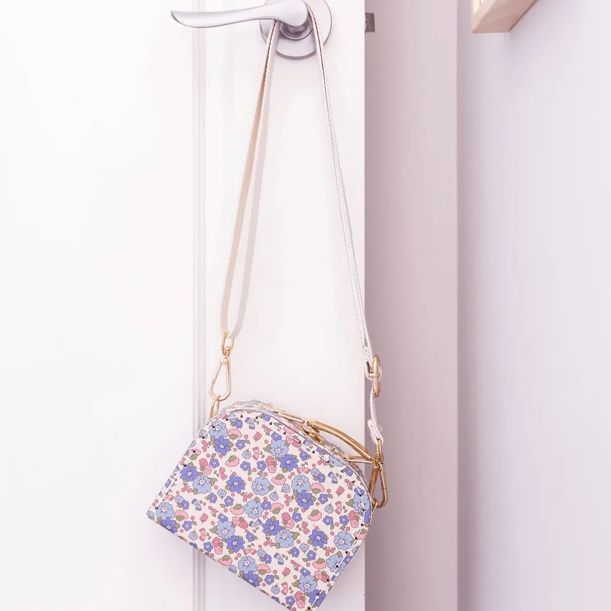 Alimrose Coco Cross Body Case